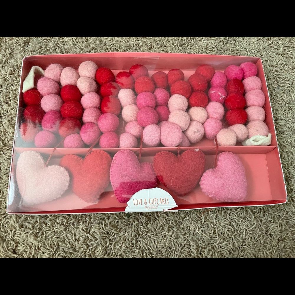 New Rae Dunn Valentine’s garland. 6ft Love & cupcakes